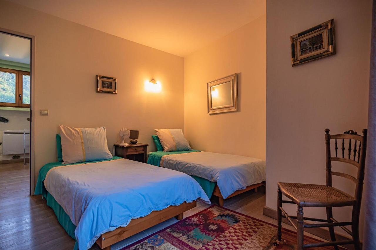 Sundrenched Relais De Poste In Serdinya Exterior foto