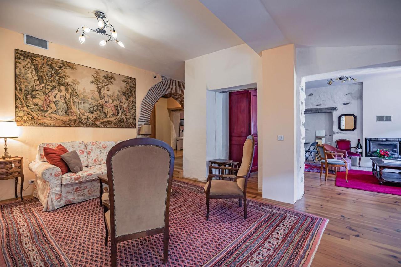 Sundrenched Relais De Poste In Serdinya Exterior foto