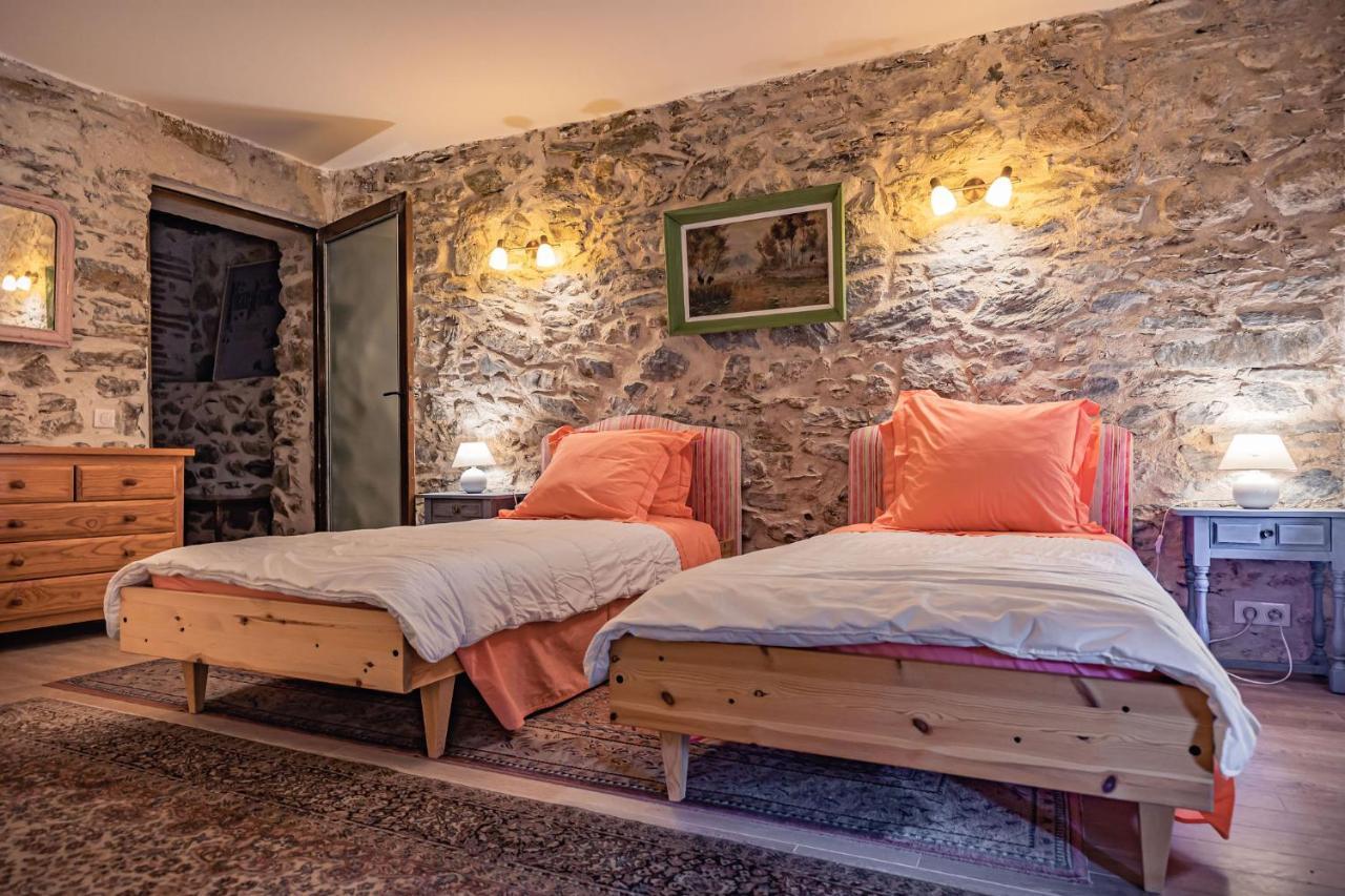 Sundrenched Relais De Poste In Serdinya Exterior foto