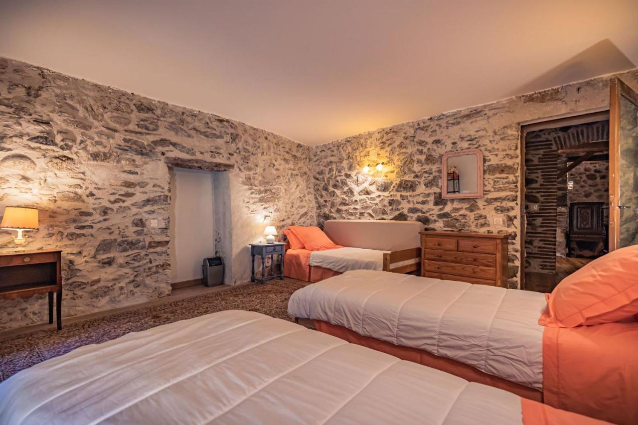 Sundrenched Relais De Poste In Serdinya Exterior foto